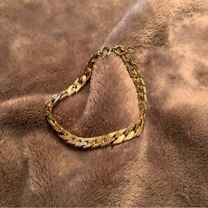 VINTAGE Yellow Gold-Toned Flat-Edged Chunky Woven Link Bracelet.